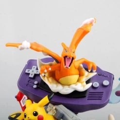 Pokemon Pikachu Glurak / Charizard Gameboy Statue (18.5cm) -Pokémon Spielzeug Geschäft HTB1qjEFdBiE3KVjSZFMq6zQhVXa6