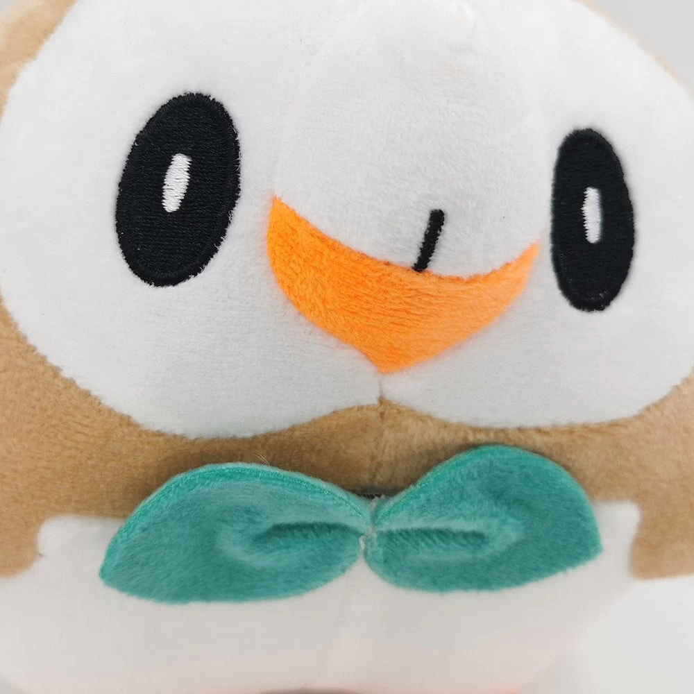 Plüschfigur Pokémon Rowlet Bauz, Ca. 17 Cm 4 Plüschfigur Pokémon Rowlet Bauz, Ca. 17 Cm - Image 4